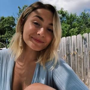 Meet your Posher, Olivia